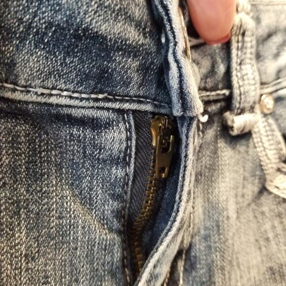 Virgin Only Distressed Blue Jeans Low Rise Size 3 - Picture 13 of 16